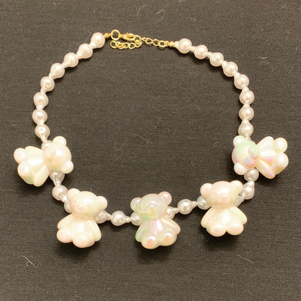 Elegant Pearl Teddy Bear Necklace